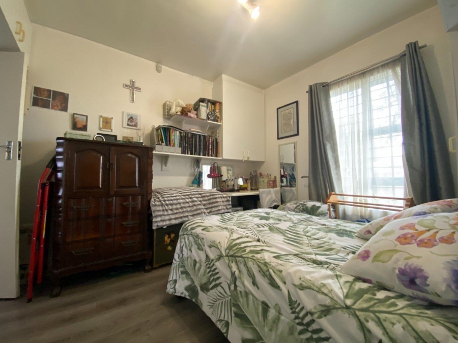 2 Bedroom Property for Sale in Oakglen Western Cape
